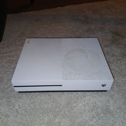 Xbox One S.