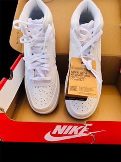 Brand new nike shoes , never worn size 9 USA