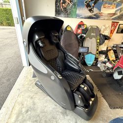 4D Zero Gravity Massage Chair (retail: $10,000)