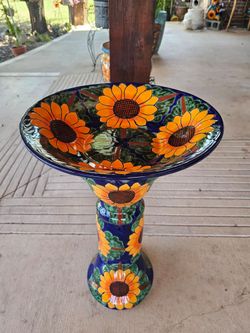 Tall Talavera Sunflower Birdbath. Clay Pots, Planters. Pottery $120 cada una.