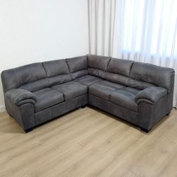 GRAY SECTIONAL COUCH