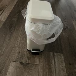 Little Trash Can 