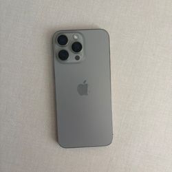 iPhone 15 Pro Max – 256GB Natural Titanium (AT&T Locked)
