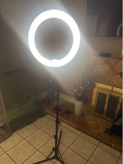 RING LIGHT
