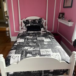 Twin Four Poster Bed - 2 Frames Available