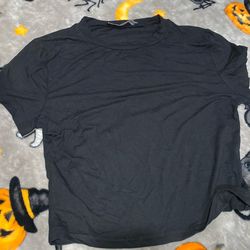 Small plain black t-shirt