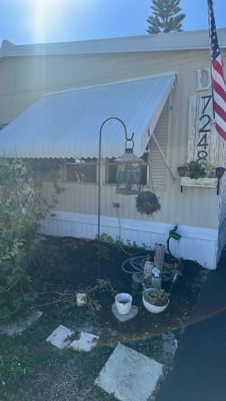 Shepard Hook With Lantern  Or Plant Hanger 