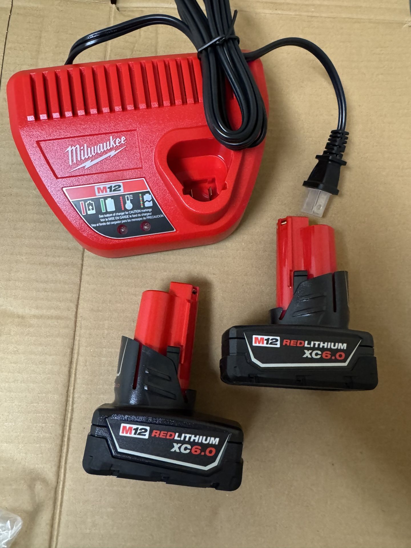 Milwaukee Batteries M12 6.0 And Charger