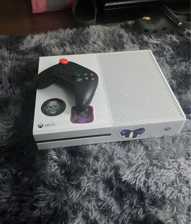 Xbox One With Controller