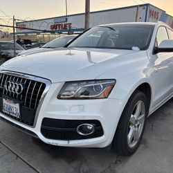 Audi Q5 3.2L Premium AWD 