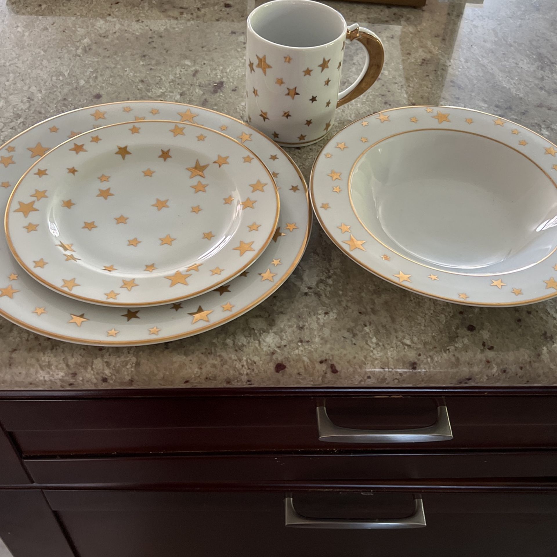 C$R Gold Star Dinner Set