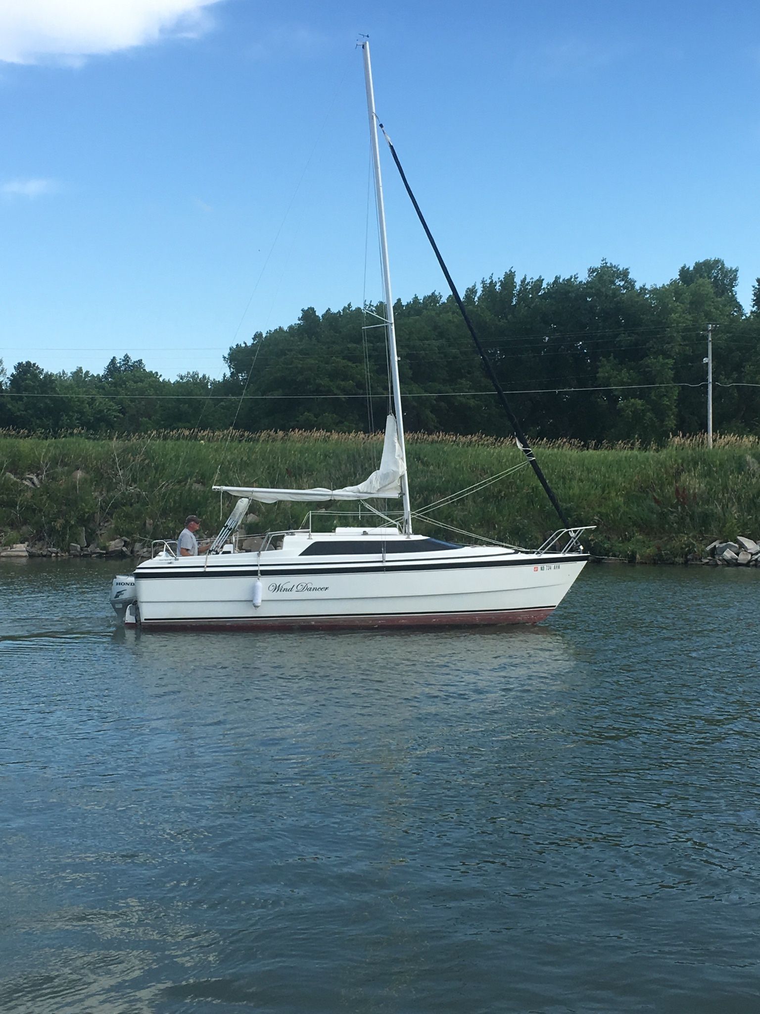 2000 MacGregor 26’ sailboat