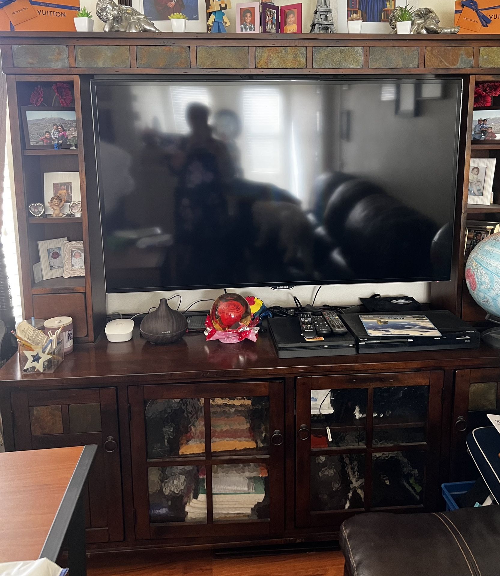 Entertainment Center/ Tv Stand