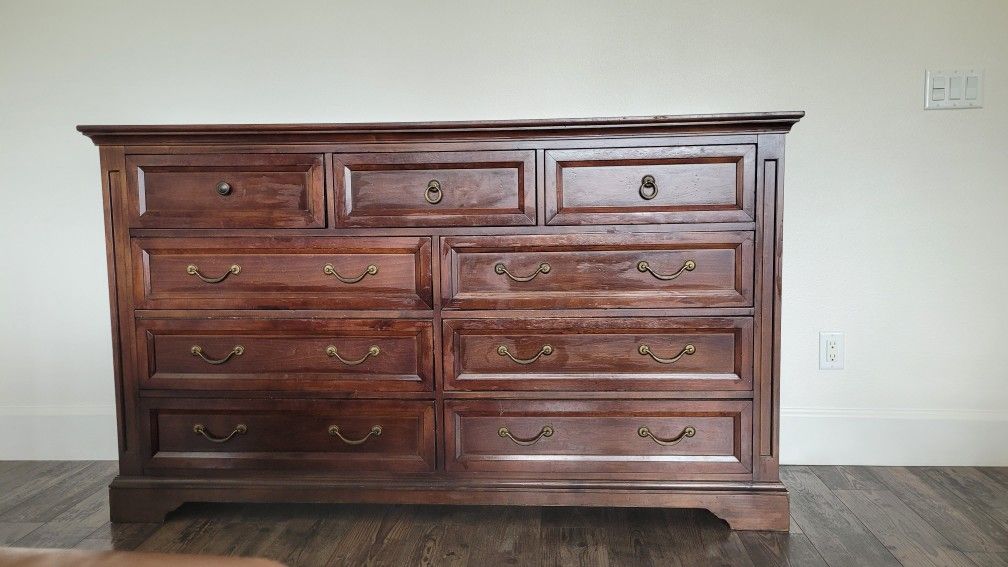 Large Classic Dresser