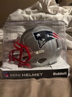 Riddell NFL New England Patriots Mini Helmet
