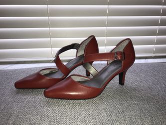 LifeStride Red Soft System Pumps