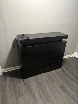 Led dresser