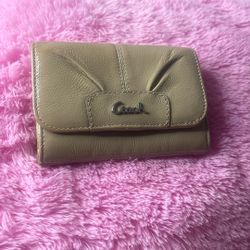 Coach Wallet Tan And Silver 