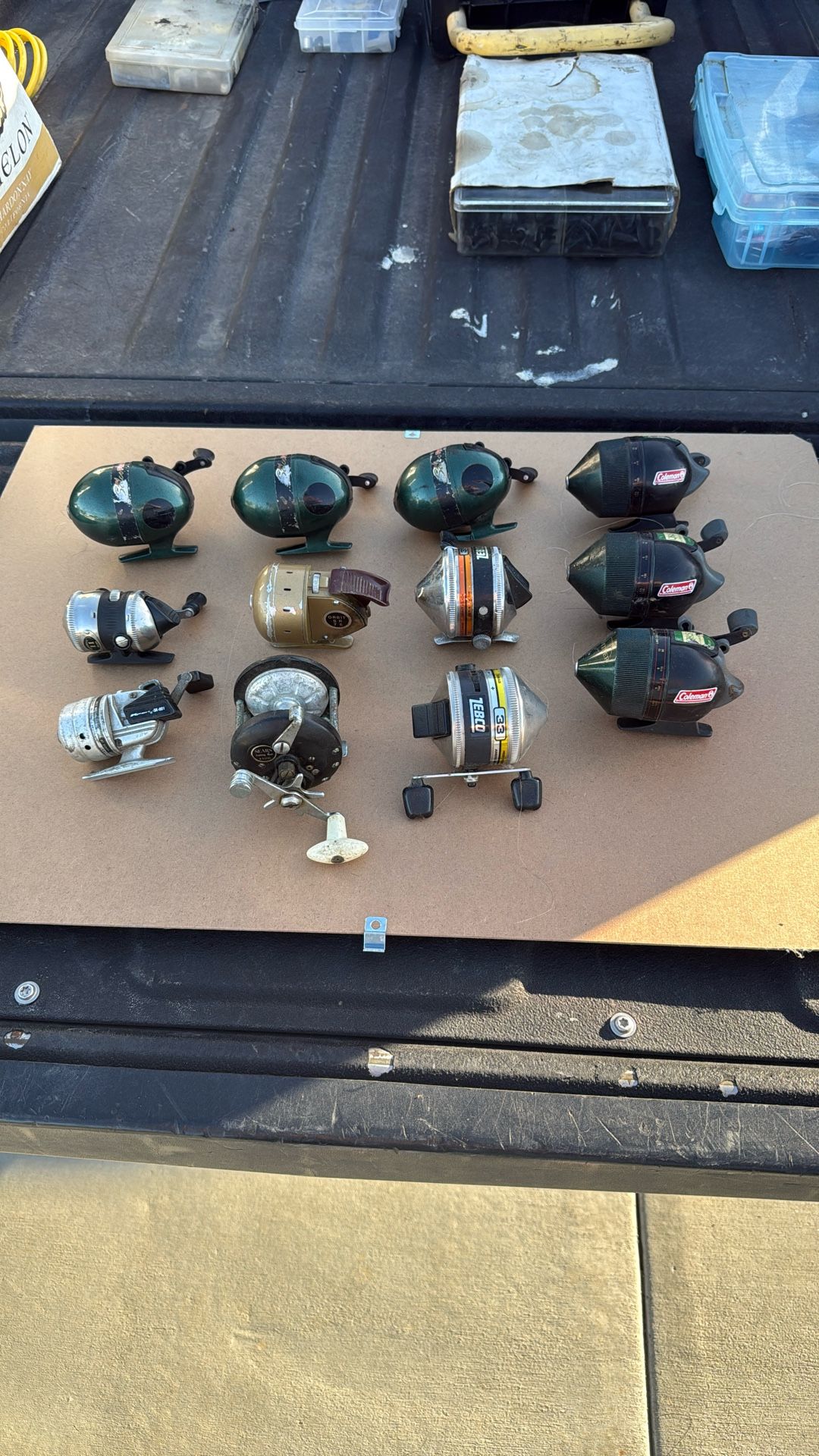 12 Vintage Fishing Reels Lot