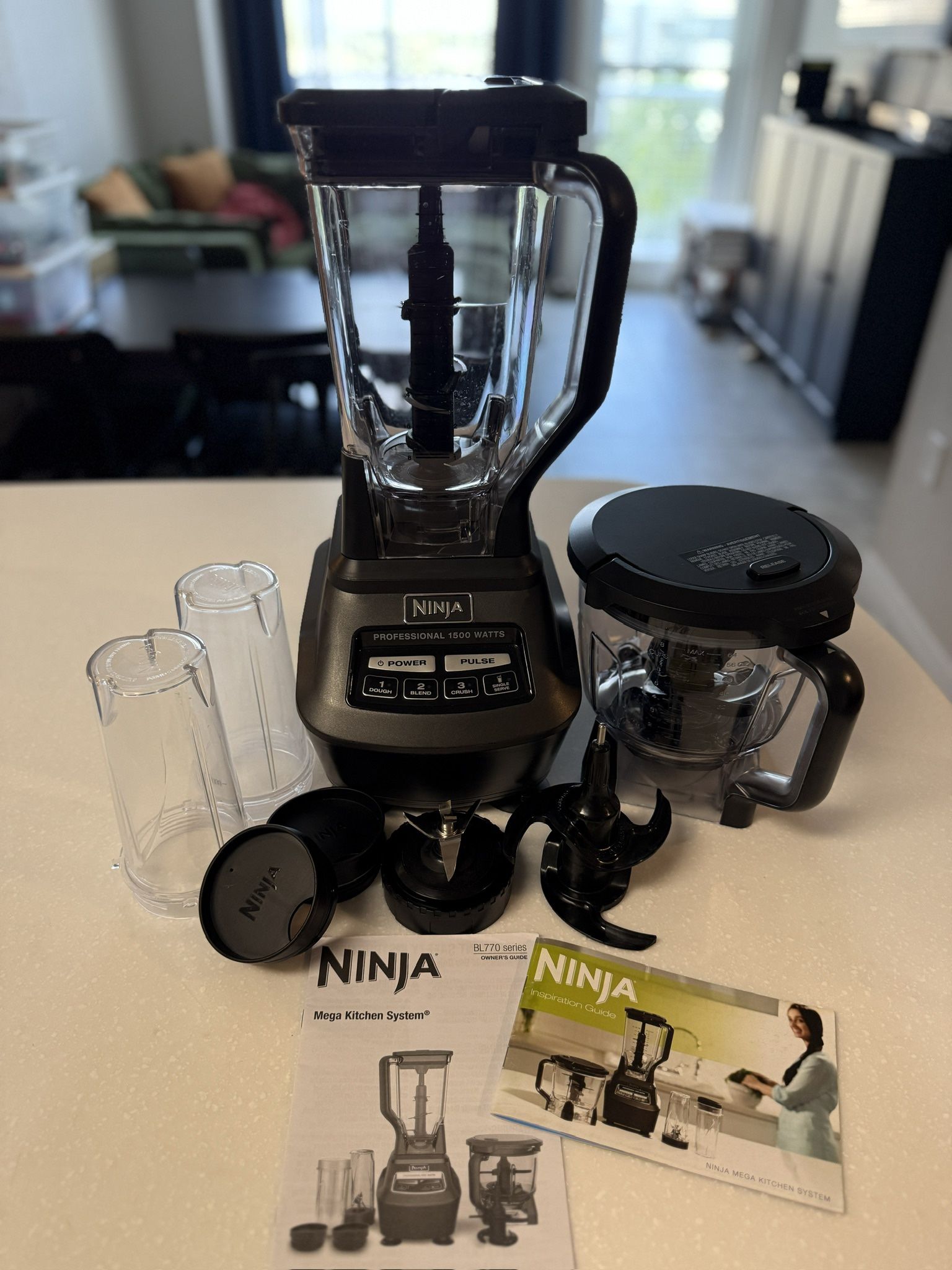 Ninja Mega Kitchen System 1500W 72 oz. Blender & 8 Cup Food Processor & (2) 16 oz. To Go Cups Total Crushing Technology