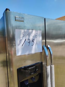 Refrigerador buen estado ice maker funciona y el agua también