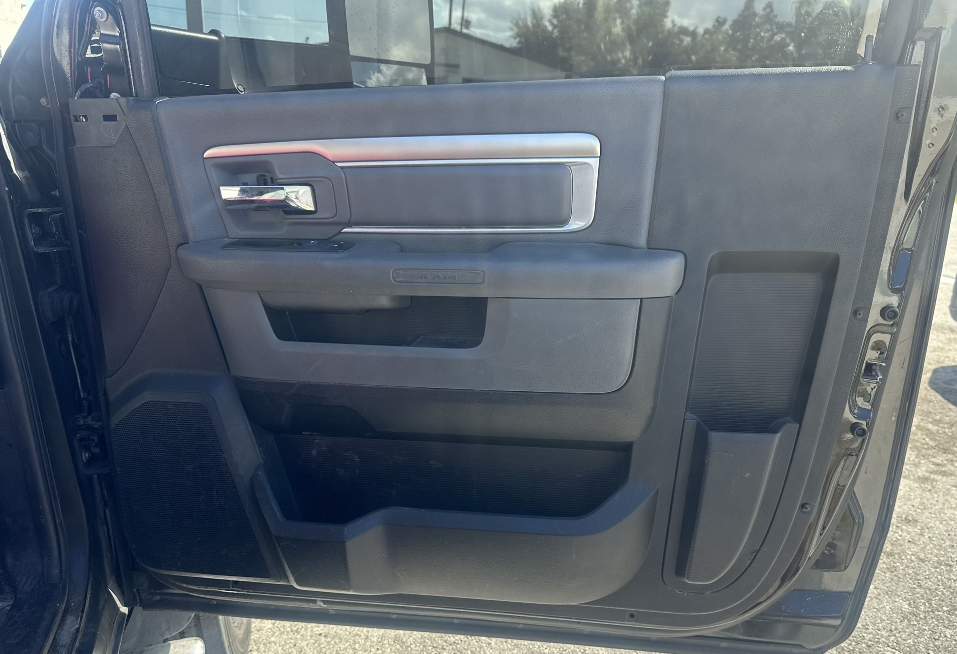 Dodge ram, 2500, 4500, 5500 Passenger side door panel with window switch