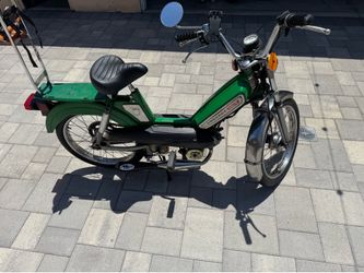 Peugeot 103 moped