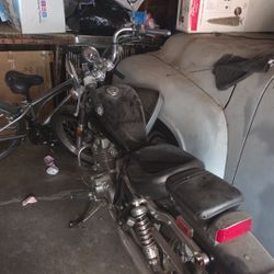 2005 Suzuki Boulevard