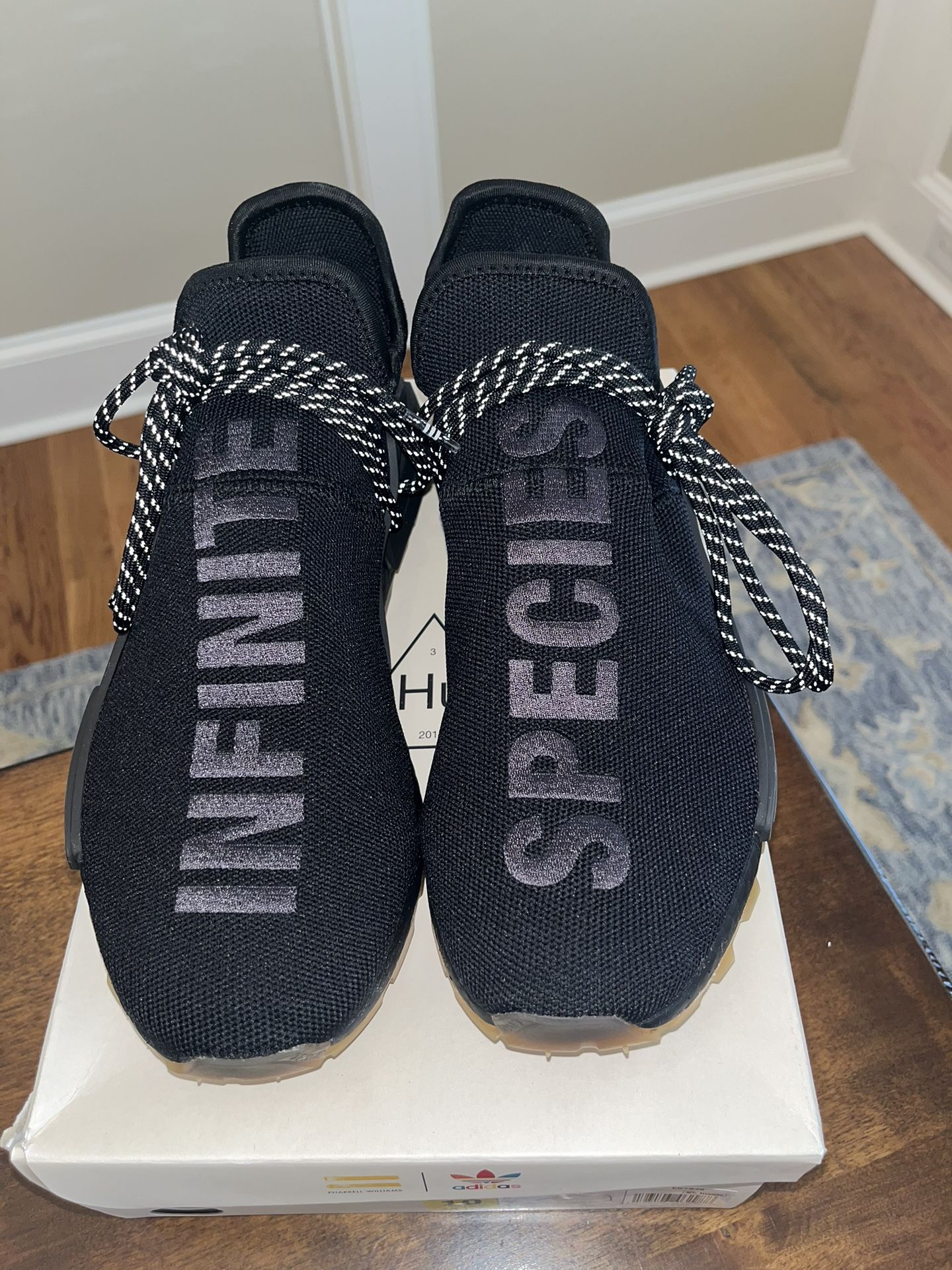 Mens sz 10 adidas pharell Human Race