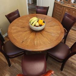 ROUND/OVAL DINING TABLE W/24" EXTENSION 