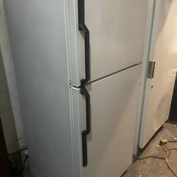 Refrigerator Works Great We Sell Them All The Time 