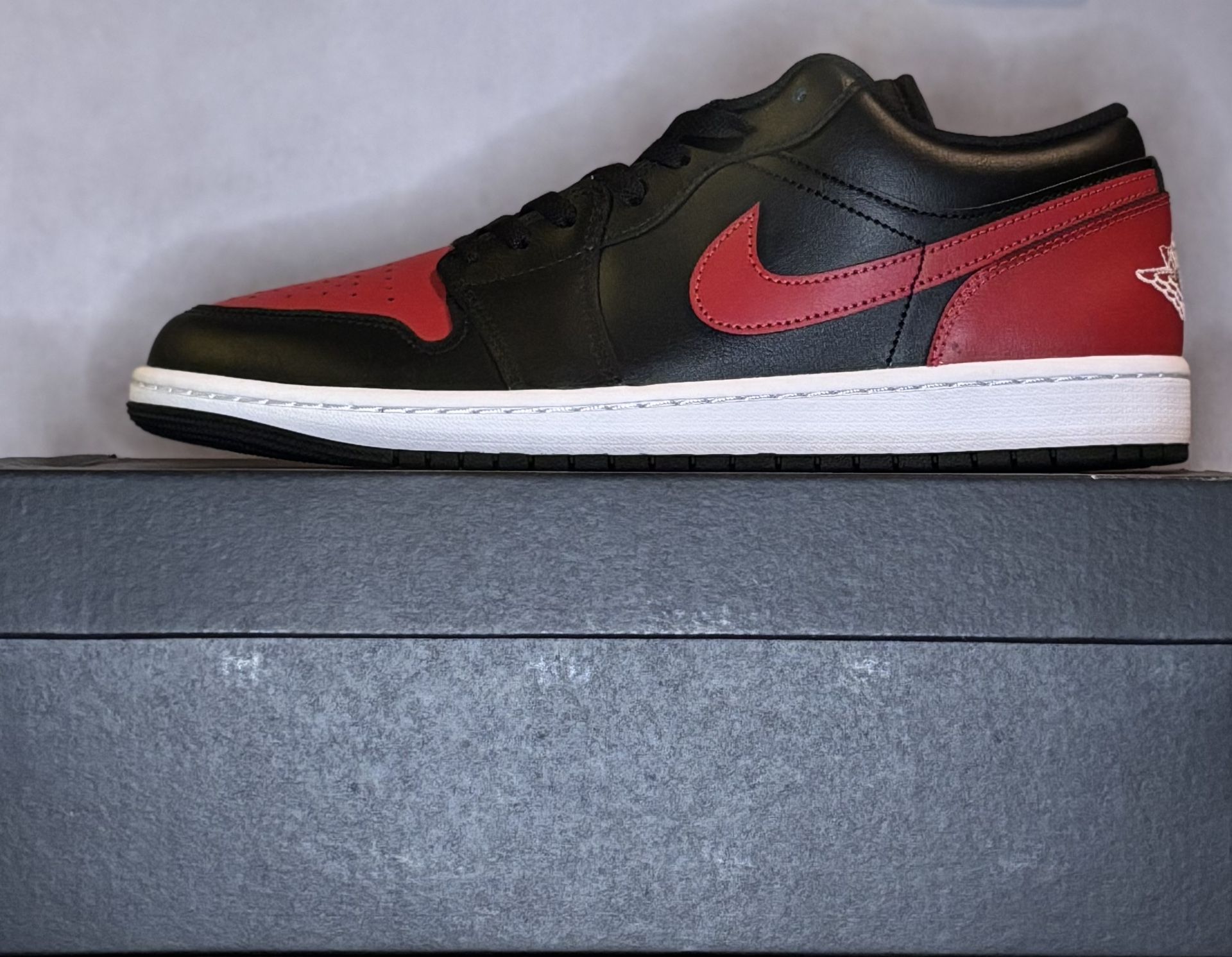 11M Jordan 1 “ OG Bred”