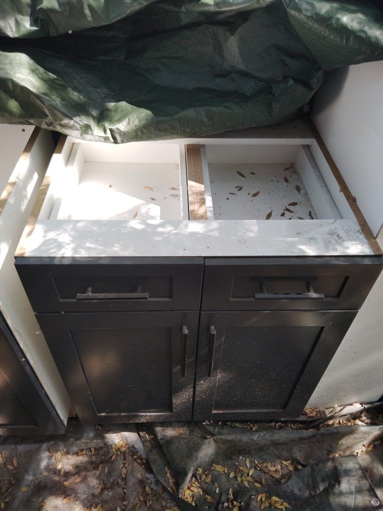 Whole Bunch Of Good Condition Kitchen Cabinets Top And Bottom Make Offer On Some Are All Not $1