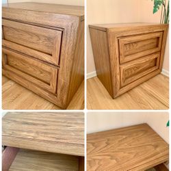Set of 2 Two Drawers Vintage Thomasville Night Stands