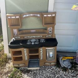 Toy Kitchen 