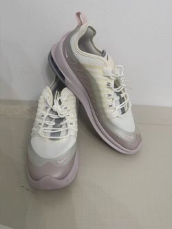 Nike Air Max Axis Women's Sneakers