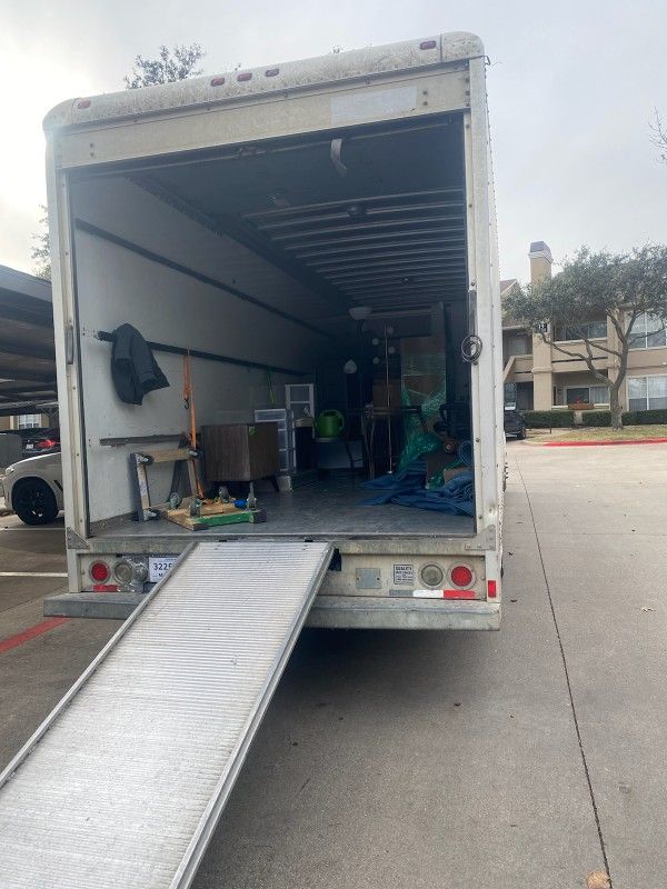 Movin/g