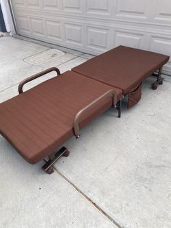 🚚Folding Bed Adjustable Guest Single Bed Lounge Twin Mattress Portable Wheels free delivery🚚