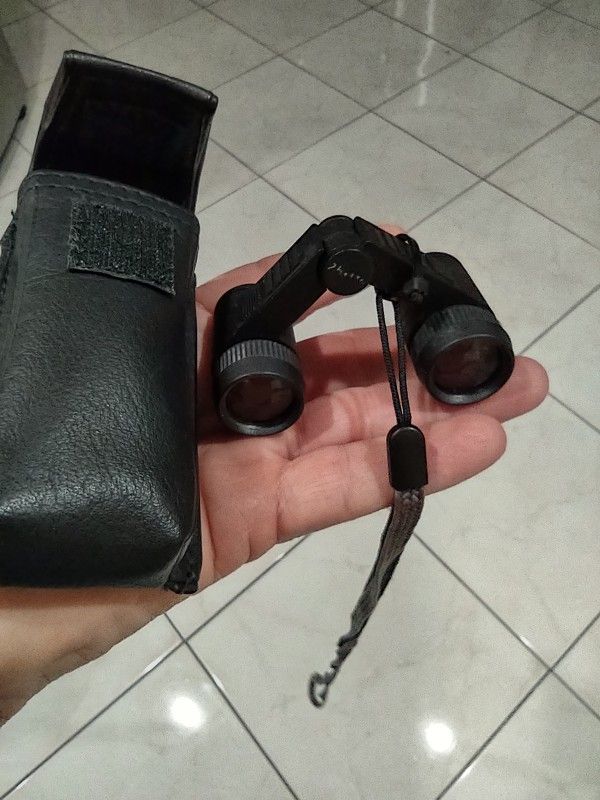 Vintage Russian Opera Glasses Folding Binoculars Sport Glasses Spy Glasses Vintage 1990s.
Measures 3 3/4 inches by 1 1/2 inches wide when fully extend