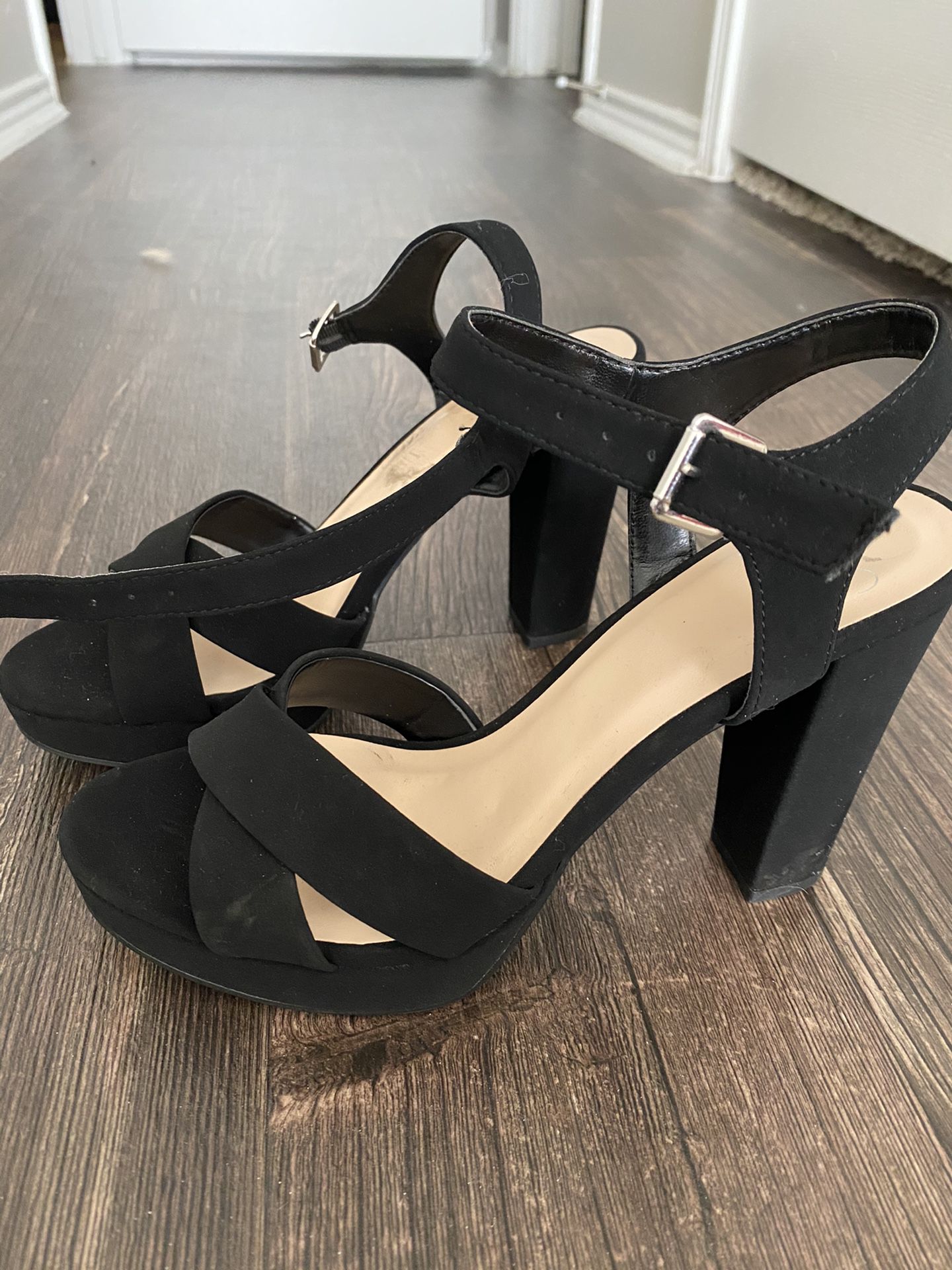 Black High Heeled Dress Shoes