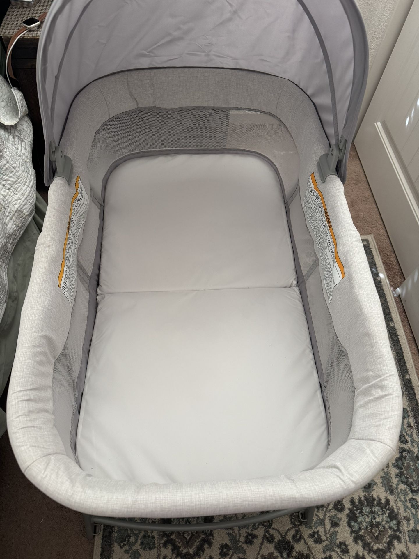 GRACo DreamMore 2in 1 Portable Bassinet