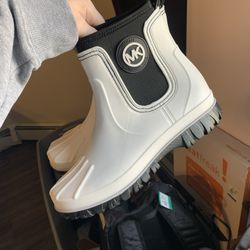 Michael Kors Boots Sz 7W / 5.5Y