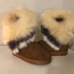 New~ Super Fur Ugggs Size  7 Women’s Bootsq