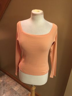 Aeropostale juniors size large peach colored long sleeve shirt