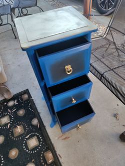 3 drawer end drawer