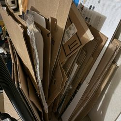 Empty Boxes and some stuffings 📦 For Sale $40 Pick up in Powder Springs Ga  30127 