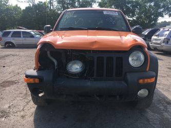 Parting out 2002 Jeep Liberty 4x4 for parts