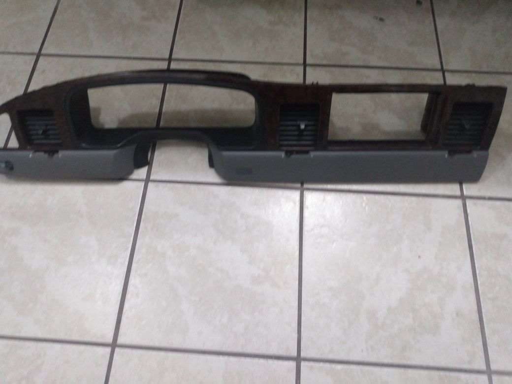 Lincoln Town car wood grain dash board for years of1998 -2002