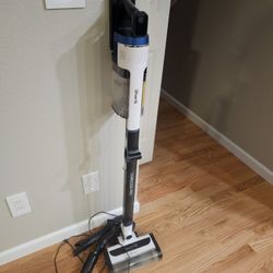 Shark Cordless Vacuum 