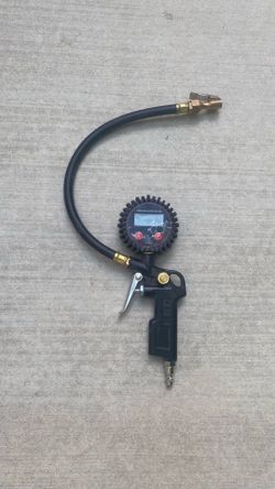 Tire inflator gauge